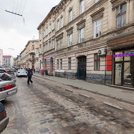 Apartment Panteleimona Kulisha 27 Lviv Bagian luar foto