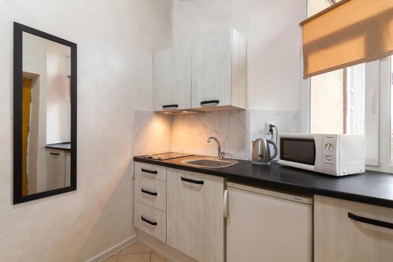 Apartment Panteleimona Kulisha 27 Lviv Bagian luar foto